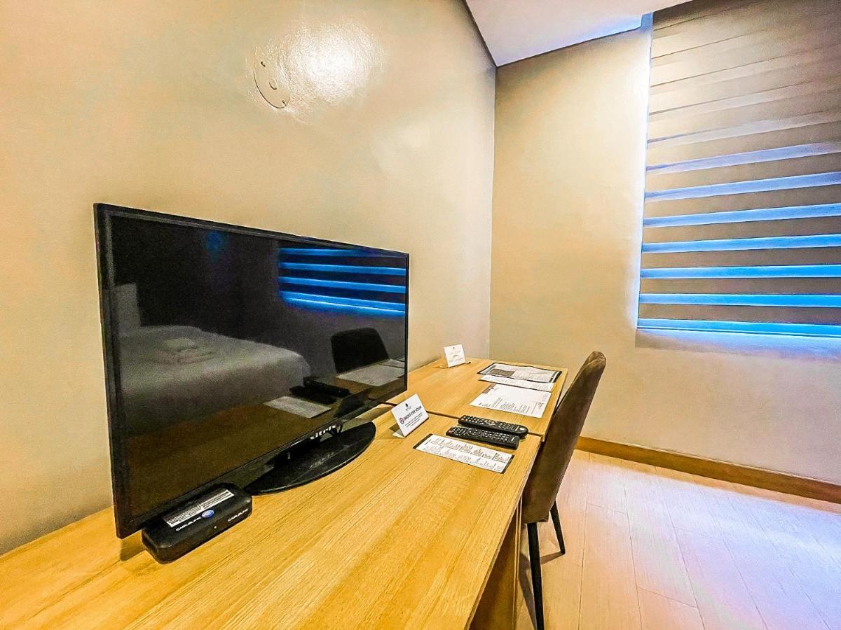 Madison 101 Hotel + Tower Quezon City Exterior foto