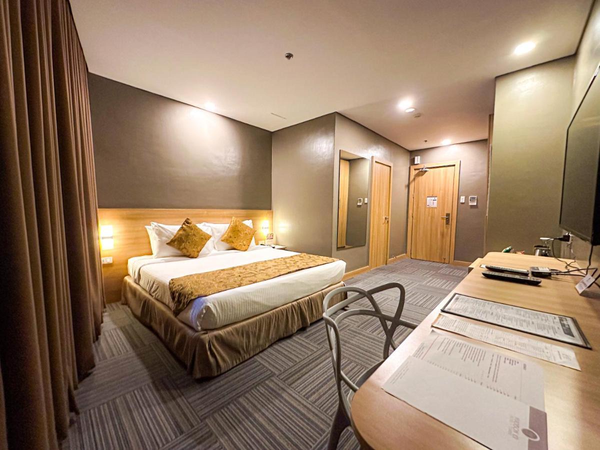 Madison 101 Hotel + Tower Quezon City Exterior foto