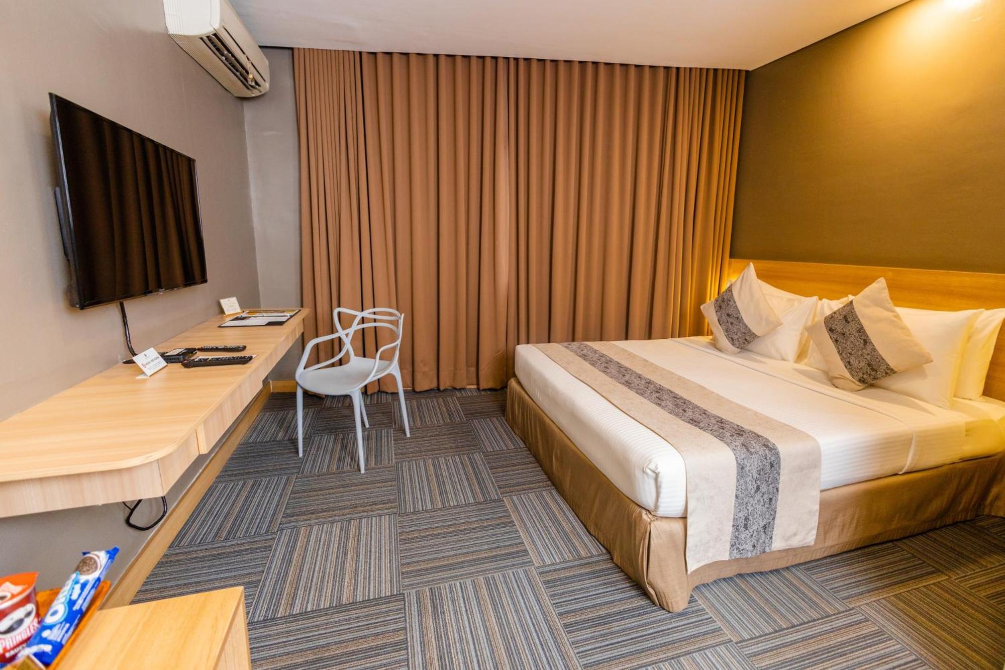 Madison 101 Hotel + Tower Quezon City Exterior foto